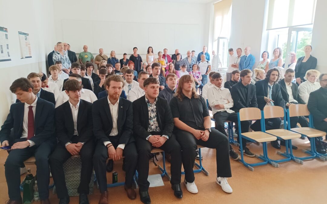 Slavnostní předávání výučních listů na pracovišti v Duchcově
